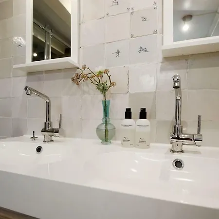 בית הארחה Cozy Jordaan Canalhouse Near Anne Frank House 4*